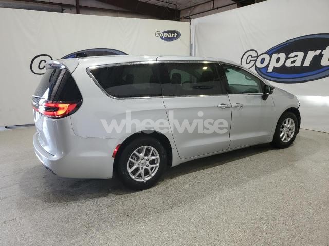 Photo 14 of 2024 CHRYSLER PACIFICA TOURING L (VIN 2C4RC1BGXRR147024)