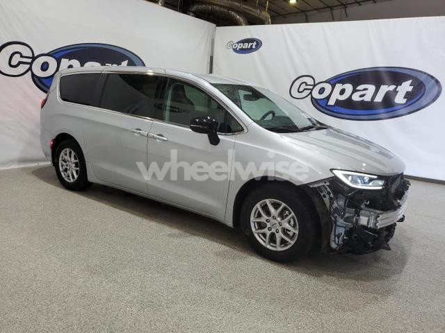 Photo 6 of 2024 CHRYSLER PACIFICA TOURING L (VIN 2C4RC1BGXRR147024)