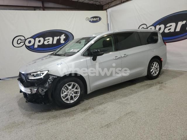 Photo 7 of 2024 CHRYSLER PACIFICA TOURING L (VIN 2C4RC1BGXRR147024)