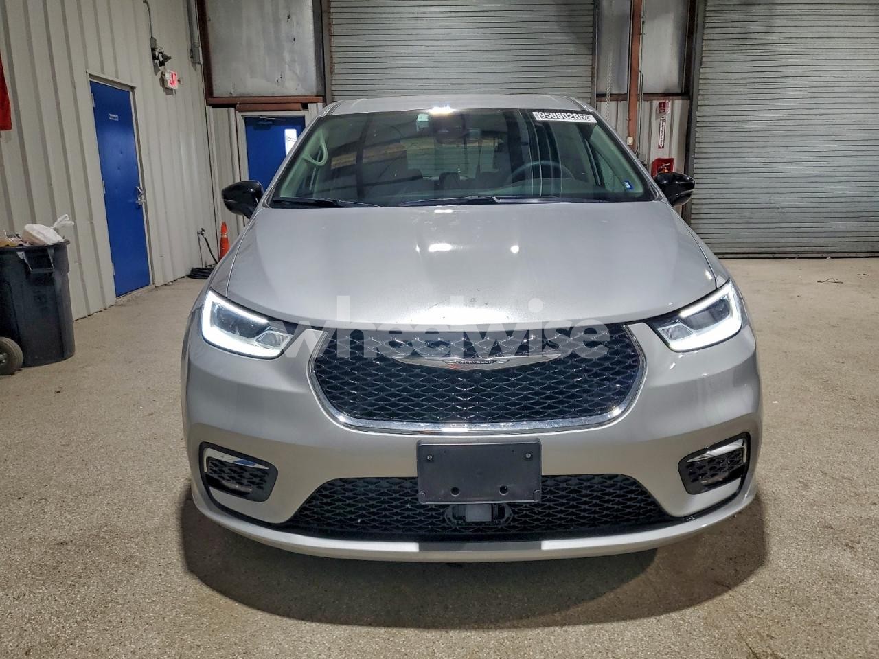 Photo 5 of 2024 CHRYSLER PACIFICA TOURING L (VIN 2C4RC1BGXRR162199)