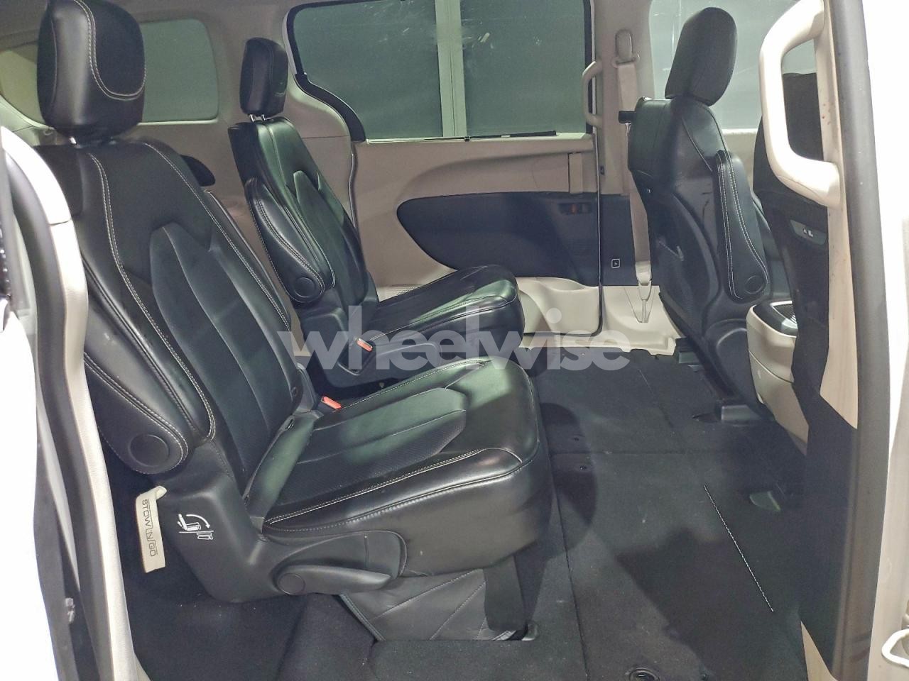 Photo 11 of 2024 CHRYSLER PACIFICA TOURING L (VIN 2C4RC1BGXRR182243)