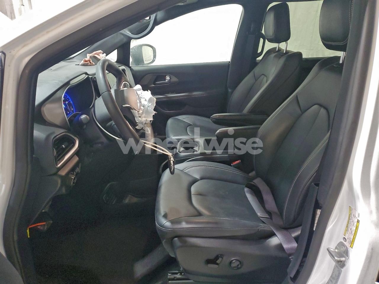 Photo 7 of 2025 CHRYSLER PACIFICA SELECT (VIN 2C4RC1BGXSR520875)