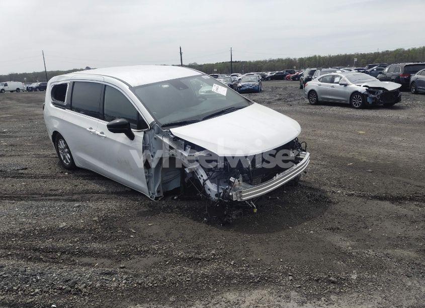 2025 Chrysler Pacifica SELECT (VIN 2C4RC1BGXSR521900) main photo