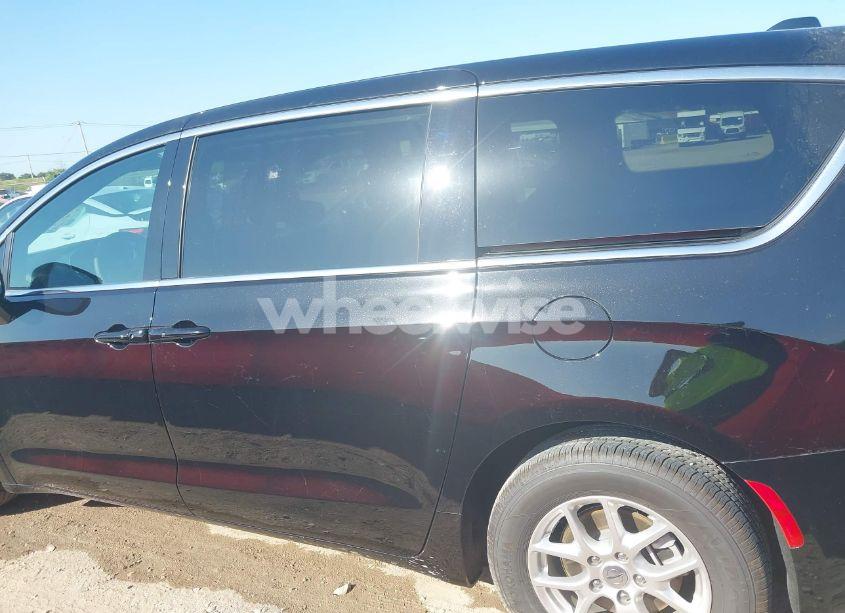 Photo 14 of 2025 Chrysler Pacifica SELECT (VIN 2C4RC1BGXSR530726)