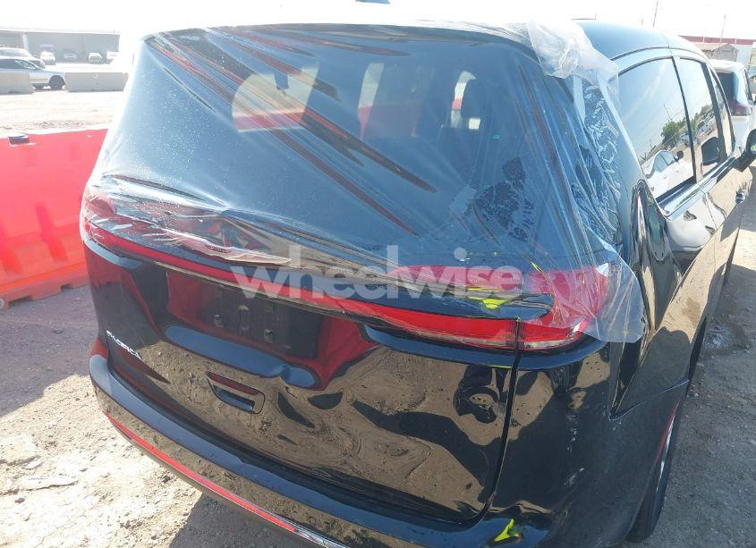 Photo 6 of 2025 Chrysler Pacifica SELECT (VIN 2C4RC1BGXSR530726)