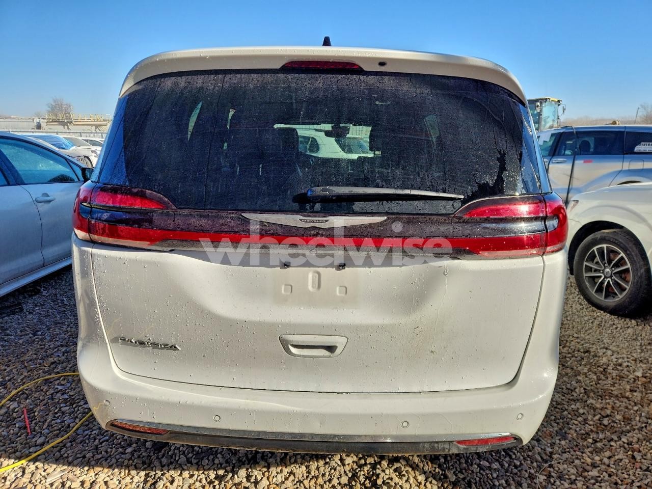Photo 6 of 2025 CHRYSLER PACIFICA SELECT (VIN 2C4RC1BGXSR552838)