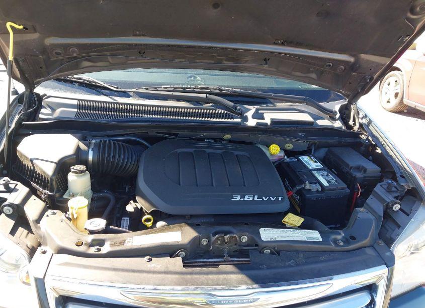 Photo 10 of 2012 Chrysler Town & COUNTRY TOURING-L (VIN 2C4RC1CG0CR192835)