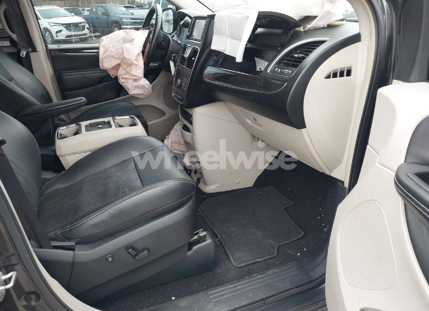 Photo 5 of 2012 Chrysler Town & COUNTRY TOURING-L (VIN 2C4RC1CG0CR233562)