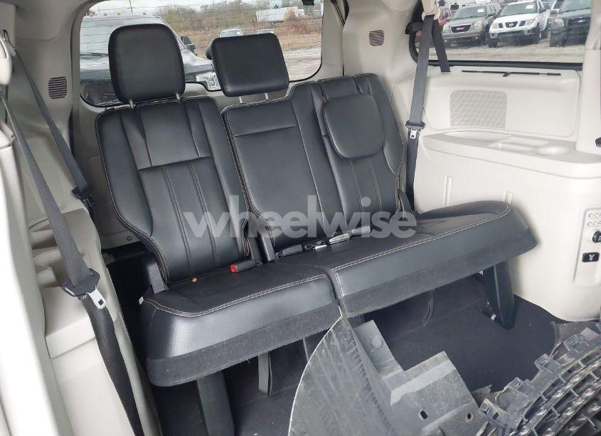 Photo 8 of 2012 Chrysler Town & COUNTRY TOURING-L (VIN 2C4RC1CG0CR233562)