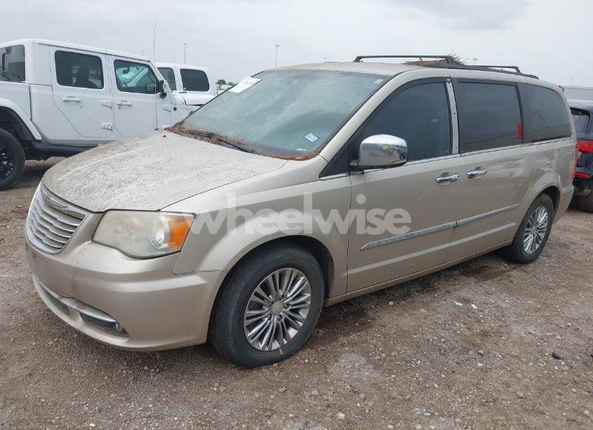 Photo 2 of 2013 Chrysler Town & COUNTRY TOURING-L (VIN 2C4RC1CG0DR508669)