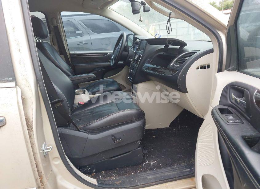 Photo 5 of 2013 Chrysler Town & COUNTRY TOURING-L (VIN 2C4RC1CG0DR508669)