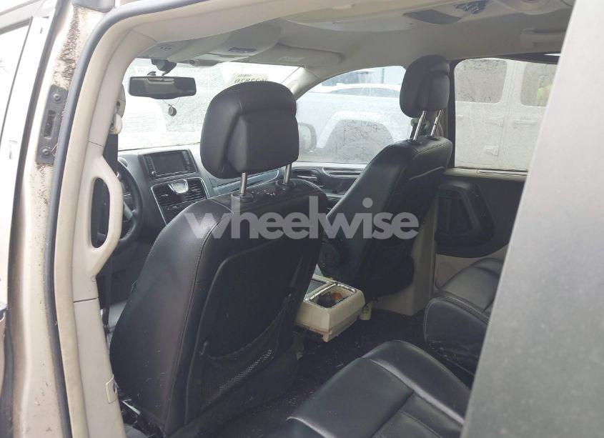 Photo 8 of 2013 Chrysler Town & COUNTRY TOURING-L (VIN 2C4RC1CG0DR508669)