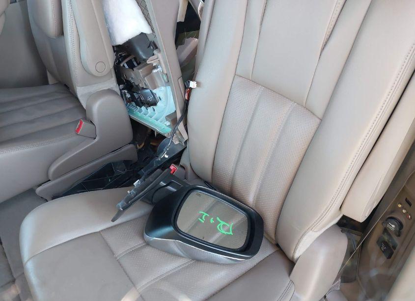 Photo 12 of 2014 Chrysler Town & COUNTRY TOURING-L (VIN 2C4RC1CG0ER108533)