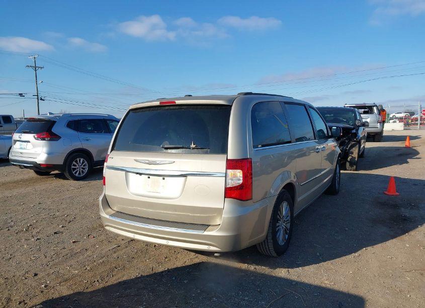 Photo 17 of 2014 Chrysler Town & COUNTRY TOURING-L (VIN 2C4RC1CG0ER108533)