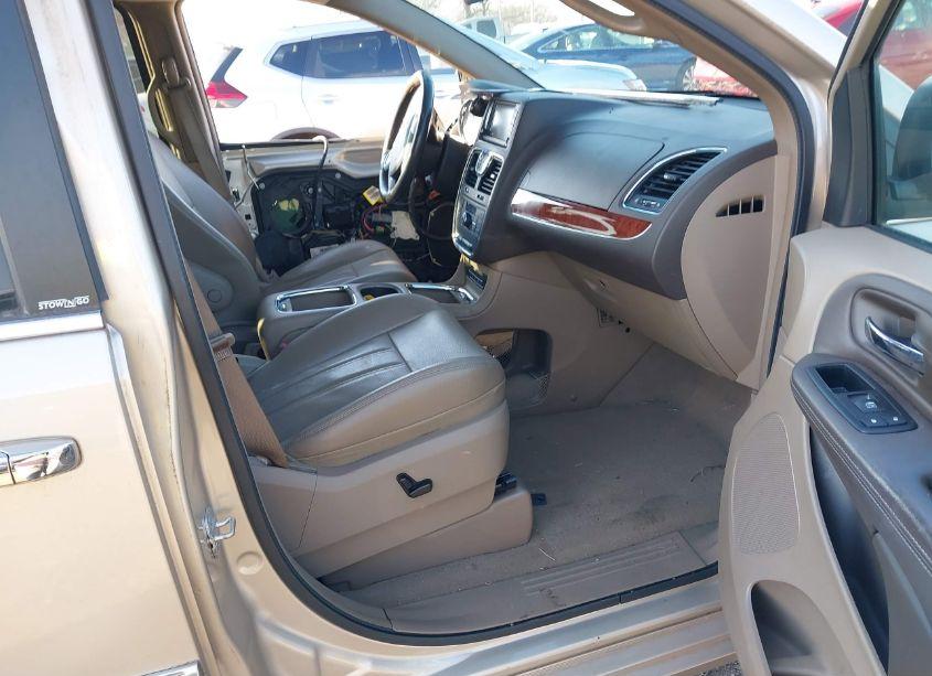 Photo 5 of 2014 Chrysler Town & COUNTRY TOURING-L (VIN 2C4RC1CG0ER108533)