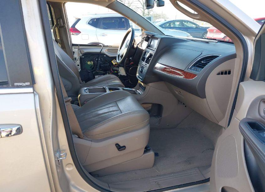 Photo 8 of 2014 Chrysler Town & COUNTRY TOURING-L (VIN 2C4RC1CG0ER108533)