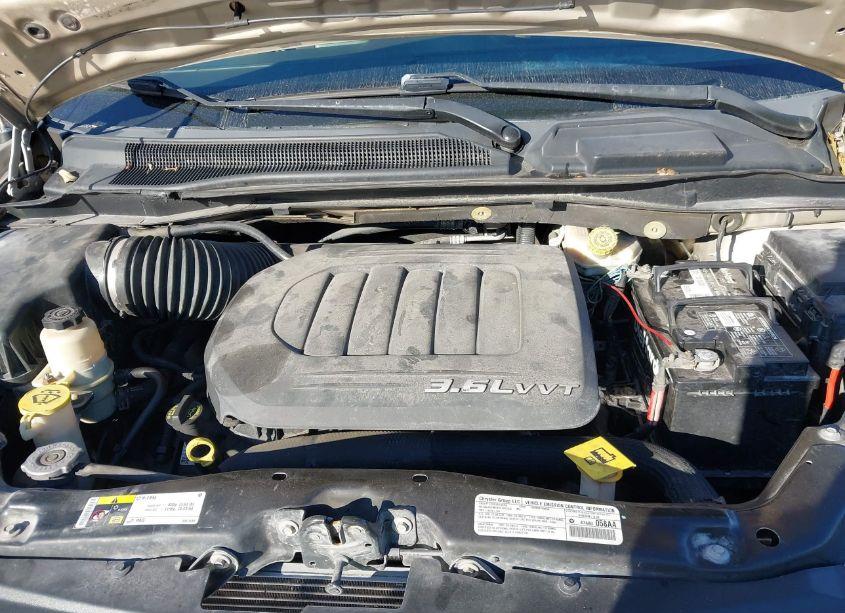 Photo 10 of 2014 Chrysler Town & COUNTRY TOURING-L (VIN 2C4RC1CG0ER116082)