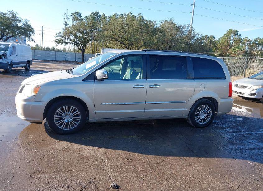 Photo 14 of 2014 Chrysler Town & COUNTRY TOURING-L (VIN 2C4RC1CG0ER116082)