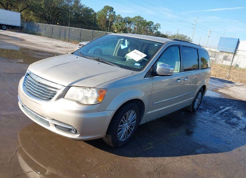 Photo 2 of 2014 Chrysler Town & COUNTRY TOURING-L (VIN 2C4RC1CG0ER116082)
