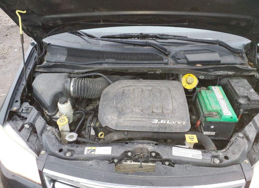 Photo 10 of 2014 Chrysler Town & COUNTRY TOURING-L (VIN 2C4RC1CG0ER144271)