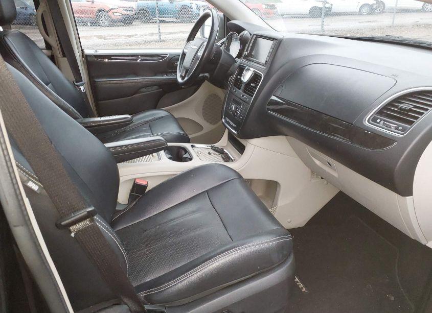 Photo 5 of 2014 Chrysler Town & COUNTRY TOURING-L (VIN 2C4RC1CG0ER144271)