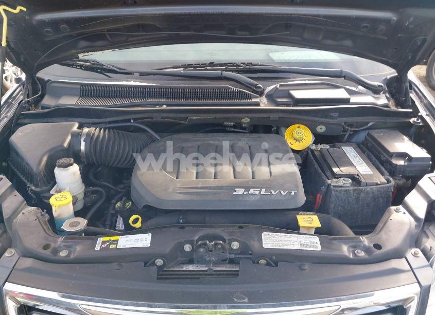 Photo 10 of 2014 Chrysler Town & COUNTRY TOURING-L (VIN 2C4RC1CG0ER147851)