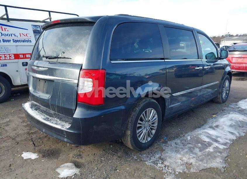 Photo 4 of 2014 Chrysler Town & COUNTRY TOURING-L (VIN 2C4RC1CG0ER147851)