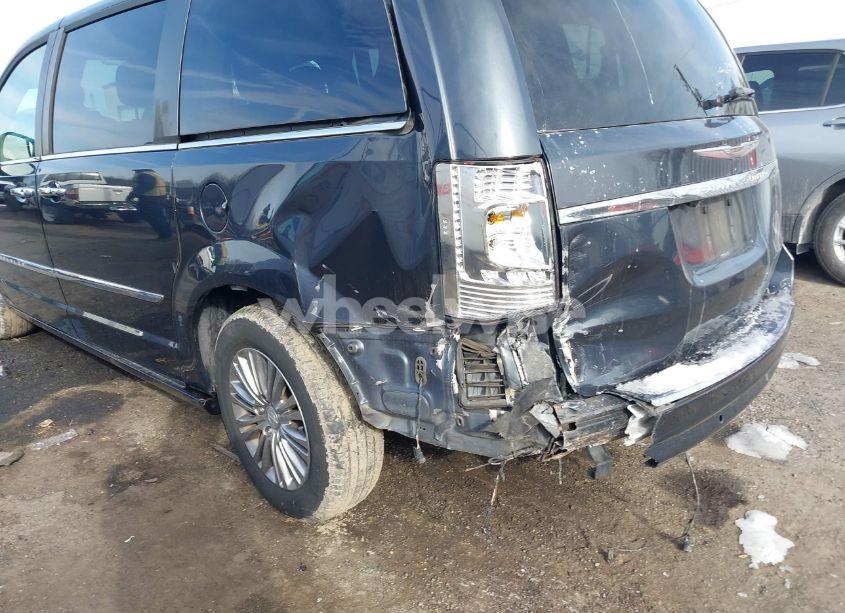 Photo 6 of 2014 Chrysler Town & COUNTRY TOURING-L (VIN 2C4RC1CG0ER147851)