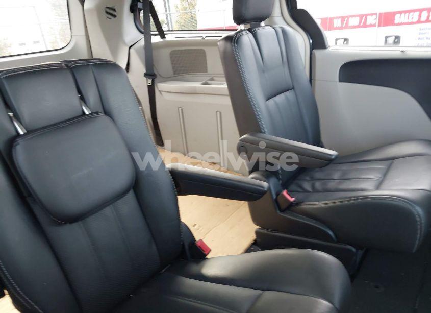 Photo 8 of 2014 Chrysler Town & COUNTRY TOURING-L (VIN 2C4RC1CG0ER147851)