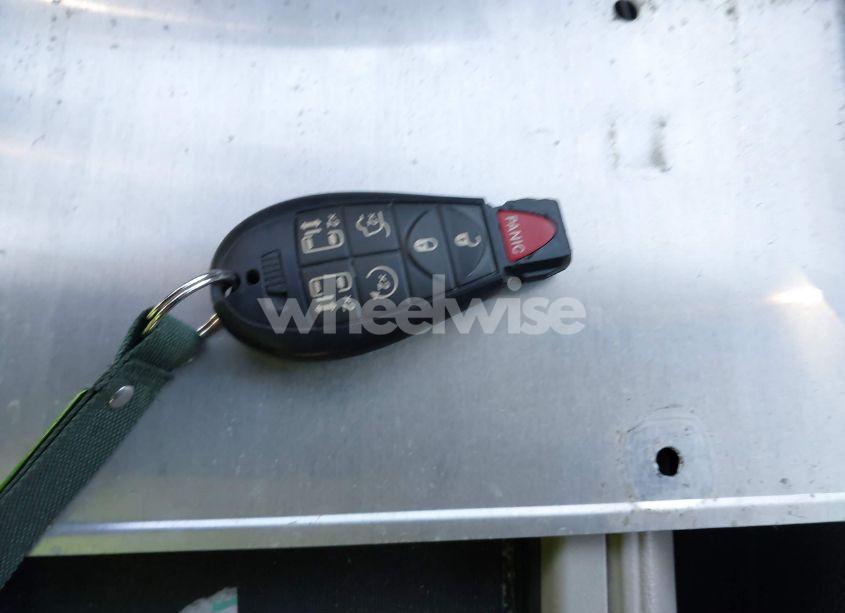 Photo 11 of 2014 Chrysler Town & COUNTRY TOURING-L (VIN 2C4RC1CG0ER168540)