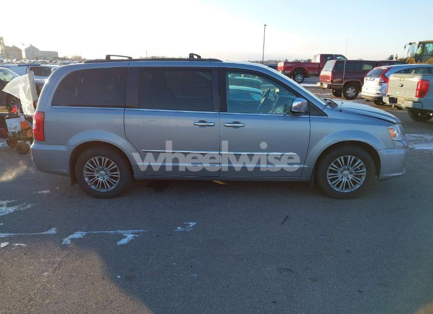 Photo 13 of 2014 Chrysler Town & COUNTRY TOURING-L (VIN 2C4RC1CG0ER168540)