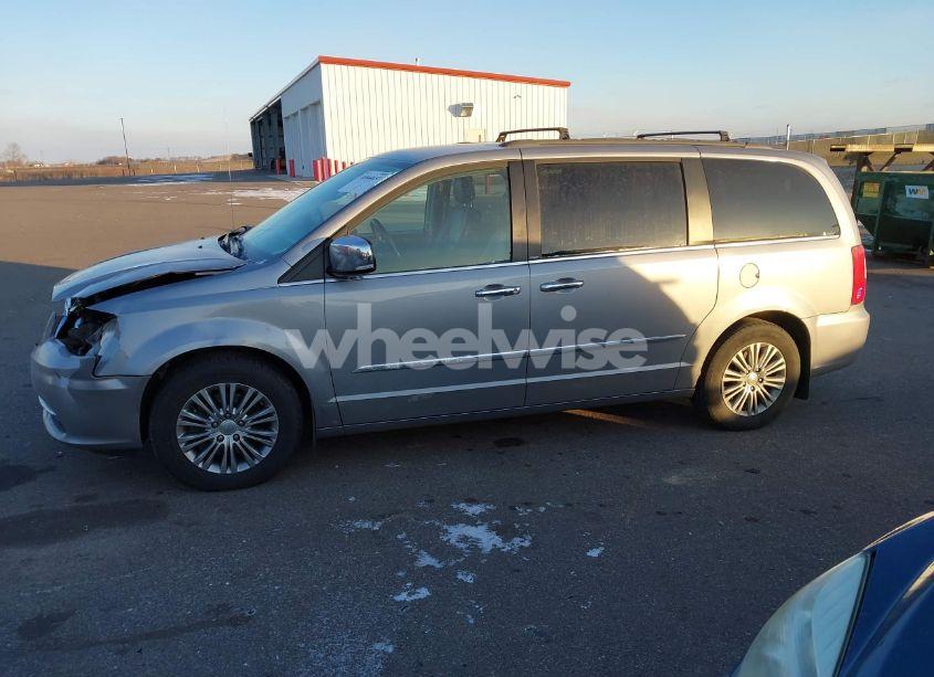 Photo 14 of 2014 Chrysler Town & COUNTRY TOURING-L (VIN 2C4RC1CG0ER168540)