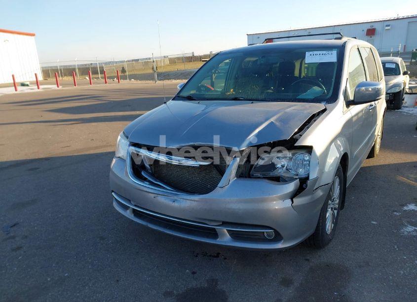 Photo 6 of 2014 Chrysler Town & COUNTRY TOURING-L (VIN 2C4RC1CG0ER168540)