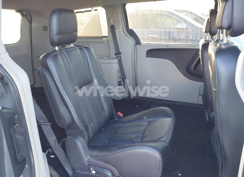 Photo 8 of 2014 Chrysler Town & COUNTRY TOURING-L (VIN 2C4RC1CG0ER168540)