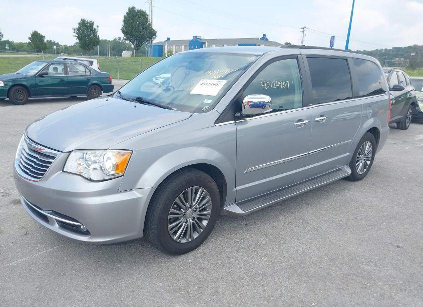 Photo 2 of 2014 Chrysler Town & COUNTRY TOURING-L (VIN 2C4RC1CG0ER198444)