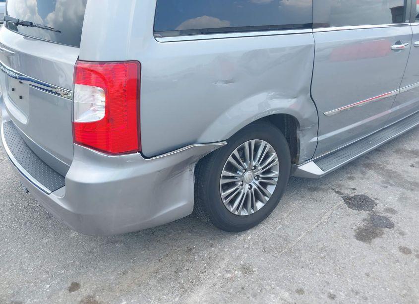 Photo 6 of 2014 Chrysler Town & COUNTRY TOURING-L (VIN 2C4RC1CG0ER198444)