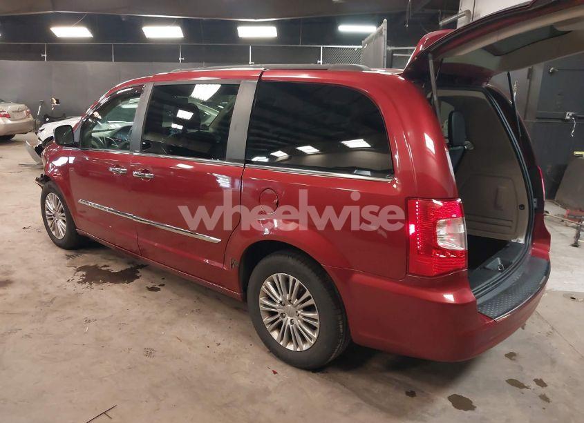 Photo 3 of 2014 Chrysler Town & COUNTRY TOURING-L (VIN 2C4RC1CG0ER237680)