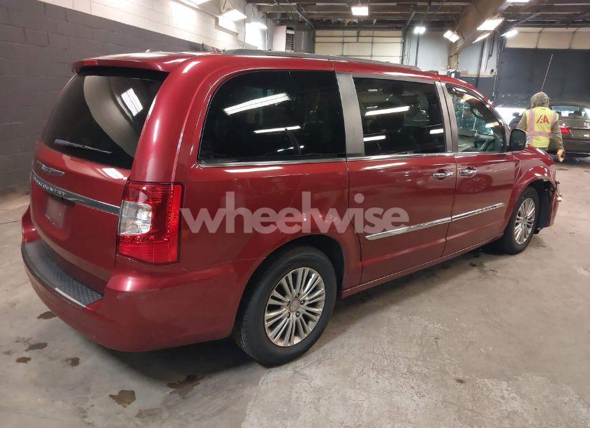 Photo 4 of 2014 Chrysler Town & COUNTRY TOURING-L (VIN 2C4RC1CG0ER237680)