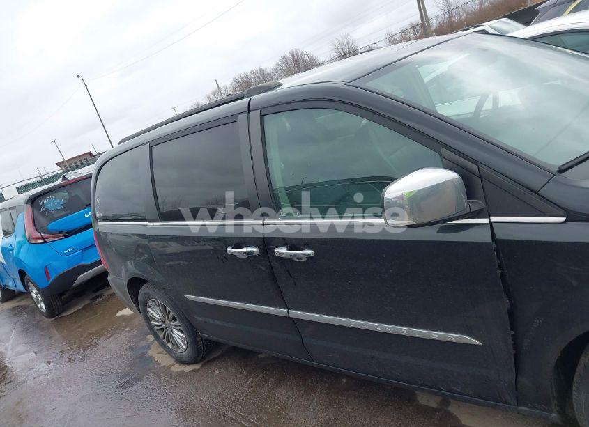 Photo 14 of 2014 Chrysler Town & COUNTRY TOURING-L (VIN 2C4RC1CG0ER408959)