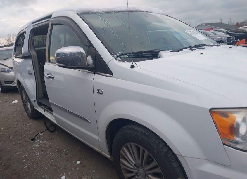 Photo 14 of 2014 Chrysler Town & COUNTRY TOURING-L 30TH ANNIVERSARY (VIN 2C4RC1CG0ER455361)