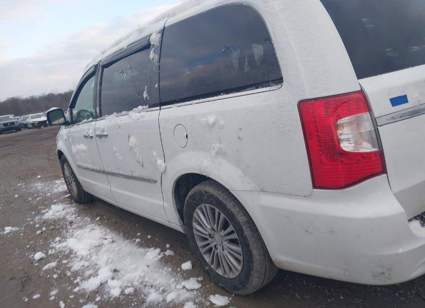 Photo 15 of 2014 Chrysler Town & COUNTRY TOURING-L 30TH ANNIVERSARY (VIN 2C4RC1CG0ER455361)