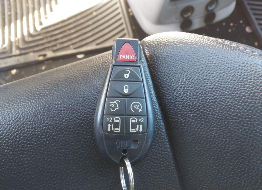 Photo 11 of 2015 Chrysler Town & COUNTRY TOURING-L (VIN 2C4RC1CG0FR554733)