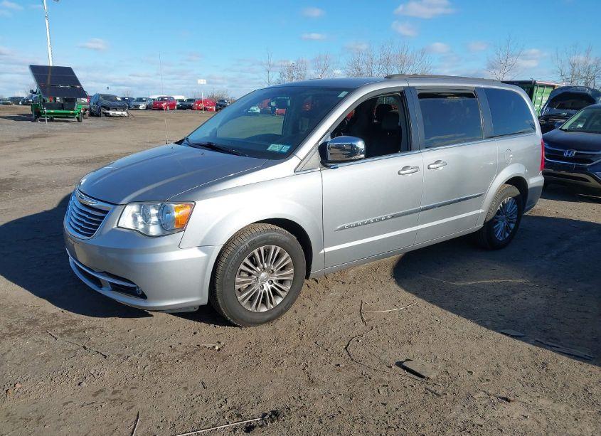 Photo 2 of 2015 Chrysler Town & COUNTRY TOURING-L (VIN 2C4RC1CG0FR554733)