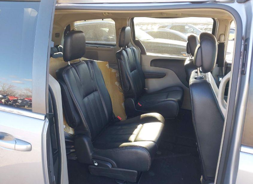 Photo 8 of 2015 Chrysler Town & COUNTRY TOURING-L (VIN 2C4RC1CG0FR554733)