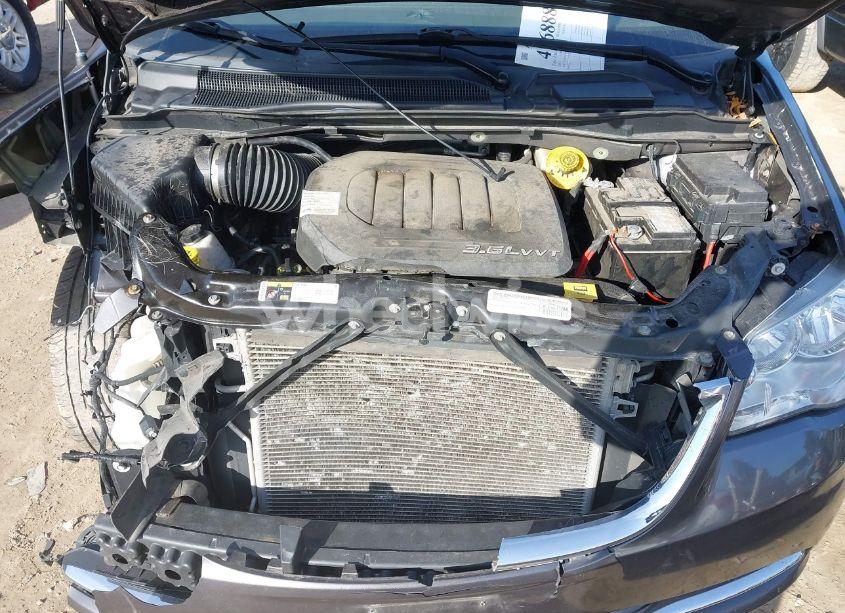 Photo 10 of 2015 Chrysler Town & COUNTRY TOURING-L (VIN 2C4RC1CG0FR602800)