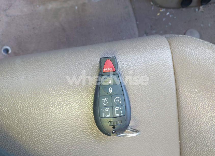 Photo 11 of 2015 Chrysler Town & COUNTRY TOURING-L (VIN 2C4RC1CG0FR602800)