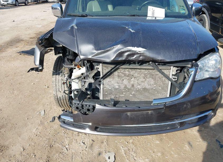 Photo 6 of 2015 Chrysler Town & COUNTRY TOURING-L (VIN 2C4RC1CG0FR602800)