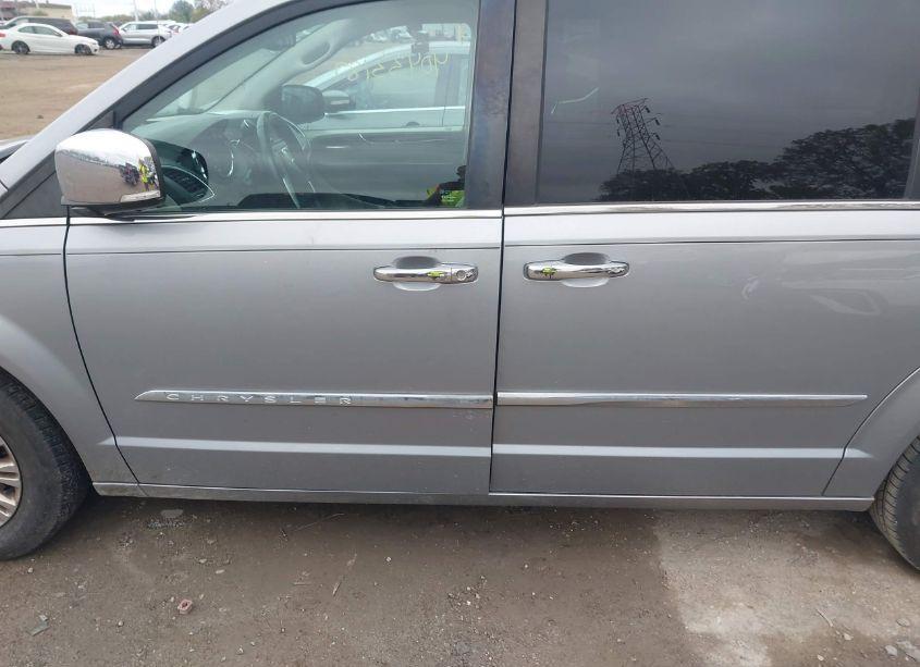 Photo 14 of 2015 Chrysler Town & COUNTRY TOURING-L (VIN 2C4RC1CG0FR655755)