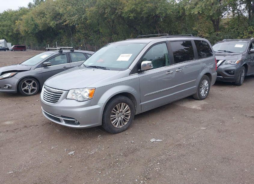 Photo 2 of 2015 Chrysler Town & COUNTRY TOURING-L (VIN 2C4RC1CG0FR655755)