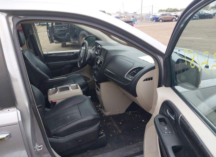 Photo 5 of 2015 Chrysler Town & COUNTRY TOURING-L (VIN 2C4RC1CG0FR655755)